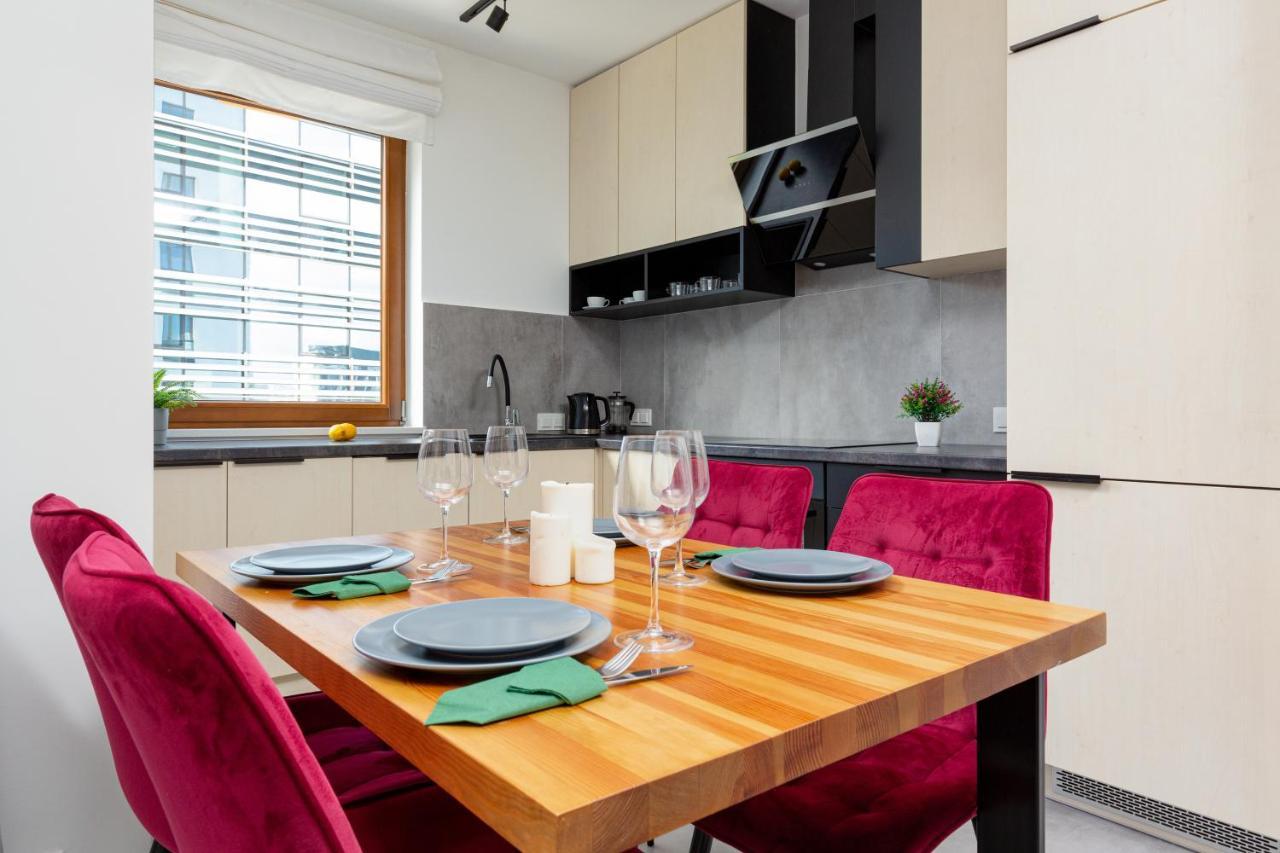 City Center Apartments Grzybowska With Parking By Noclegi Renters Varsóvia Exterior foto